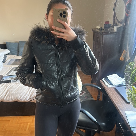 Leather puffer Jacket with real fur hood - Picture 11 of 11